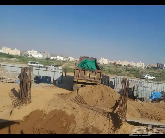 شيولات قلابات تريلات للايجار للحفر والدفن والمخلفات 10