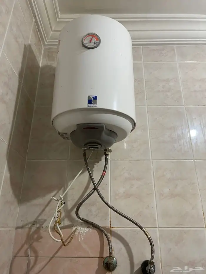 عفش بيت للبيع غرفه نوم و مطبخ و اجهزه و سخان 0