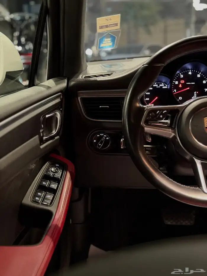 PORSHE MACAN 2018 23