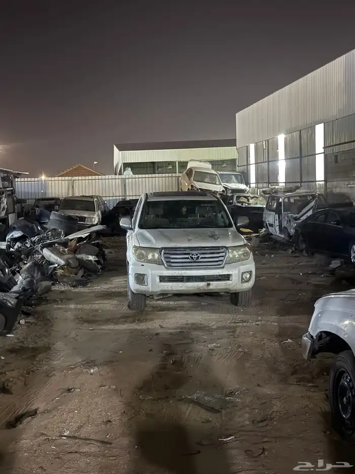 قطع غيار جيب لاندكروزر 2008-2015 تشليح المتخصص 7