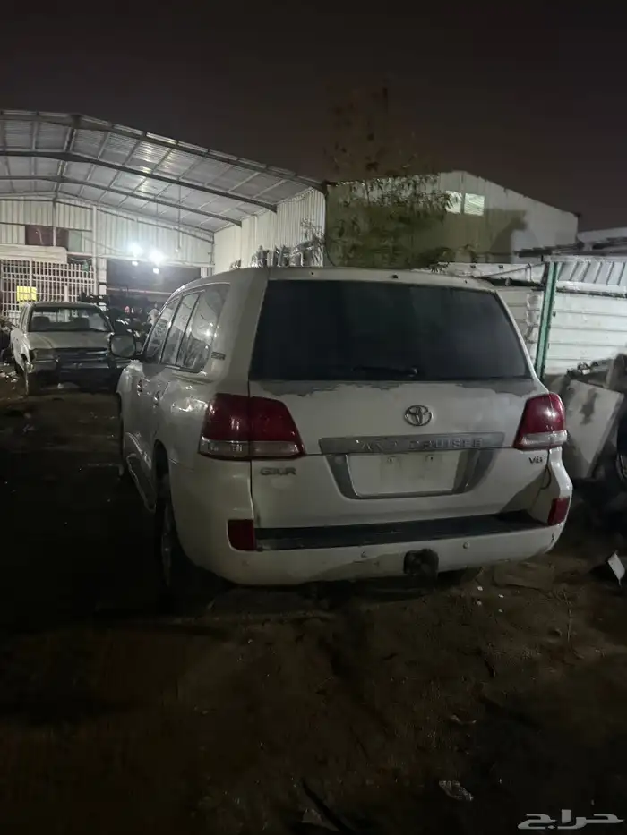 قطع غيار جيب لاندكروزر 2008-2015 تشليح المتخصص 11