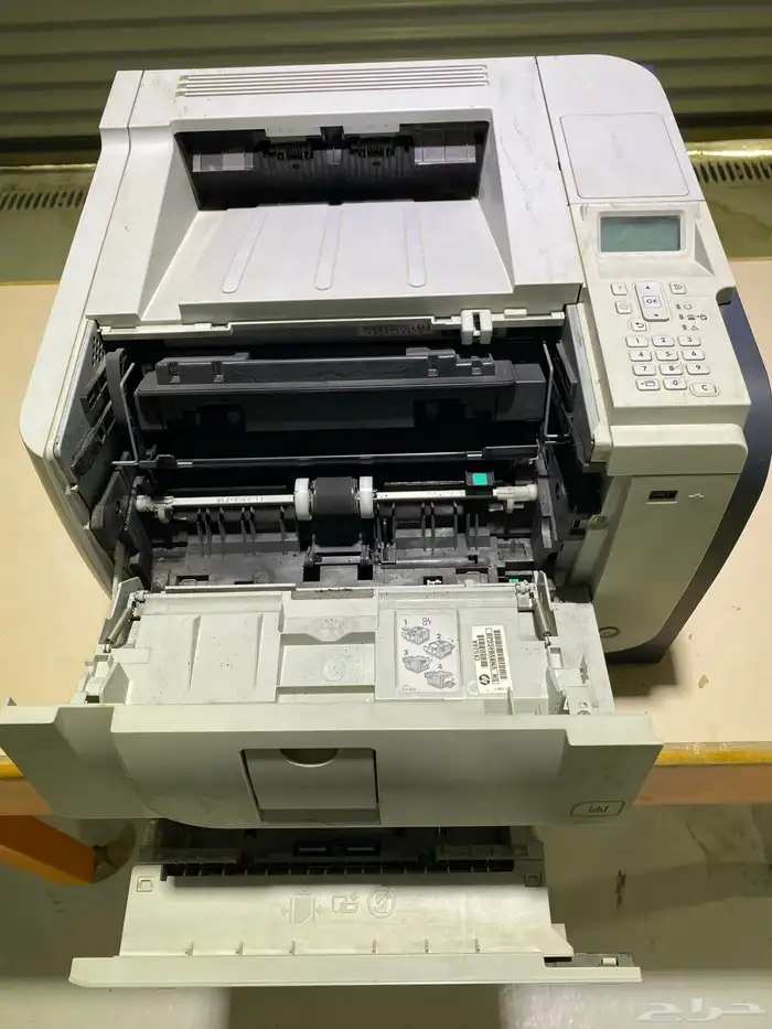 للبيع طابعة hp laserjet p3015 1