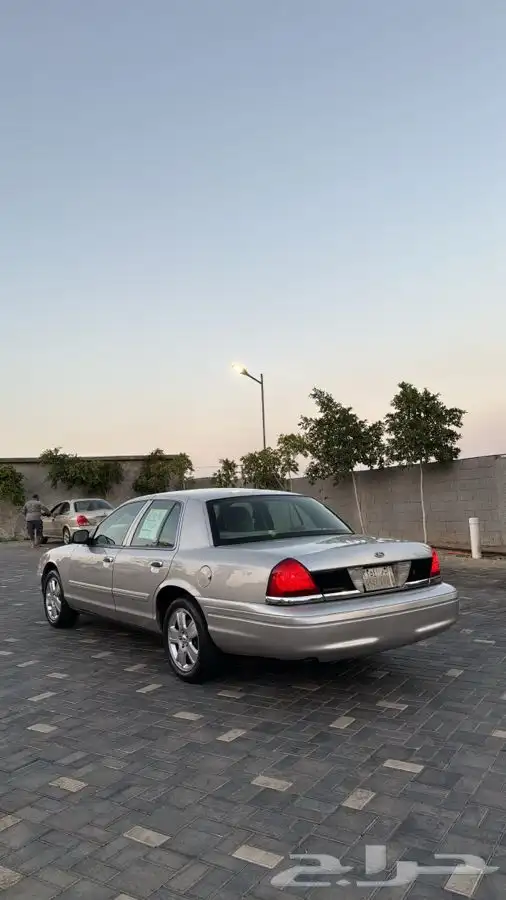 فورد فكتوريا 2011 1