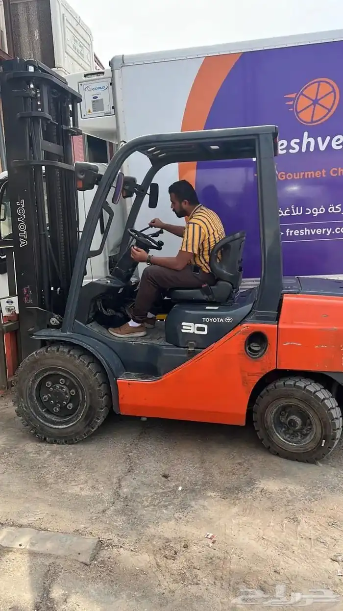 للايجار رافعات شوكية فوركلفت يومي شهري تاجير رافعة فوركلفت 1