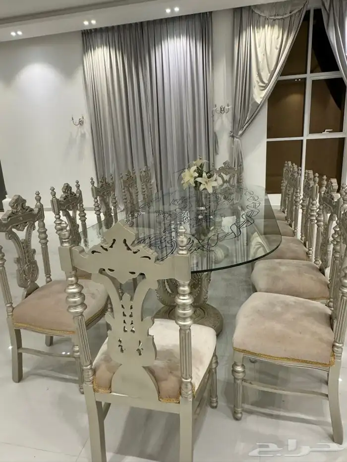طاولة طعام 2