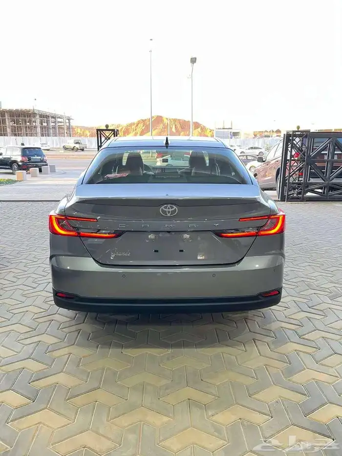 تويوتا كامري جراندي بنزين موديل 2025 6