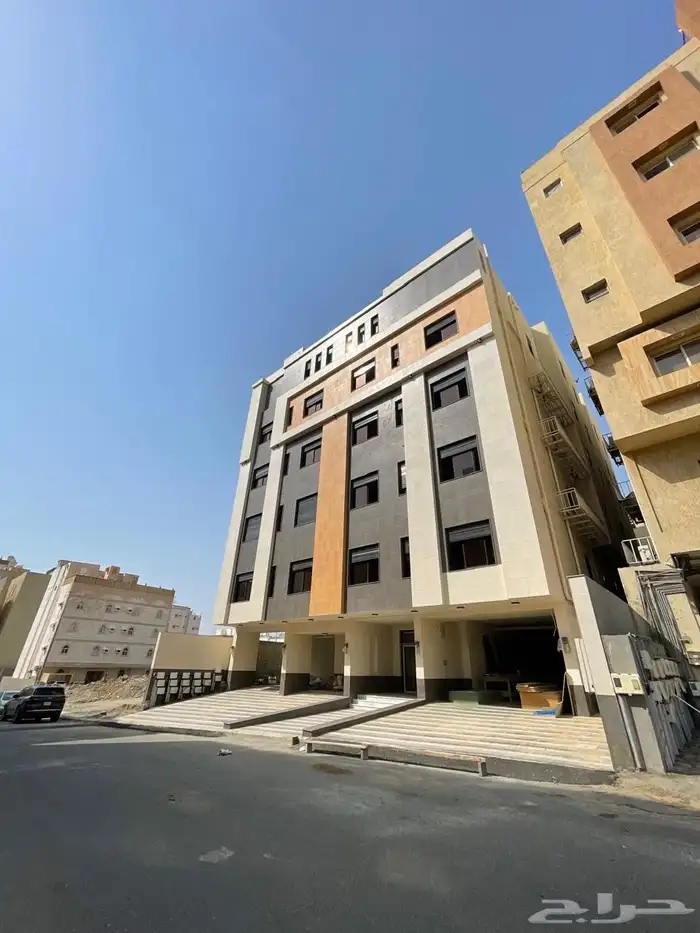 شقق تمليك 5 غرف في الحمراء فاخرة جدا  افراغ فوري موقع مميز 0