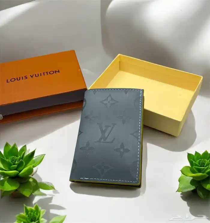 محافظ لويس فيتون LV طبق الاصل 13