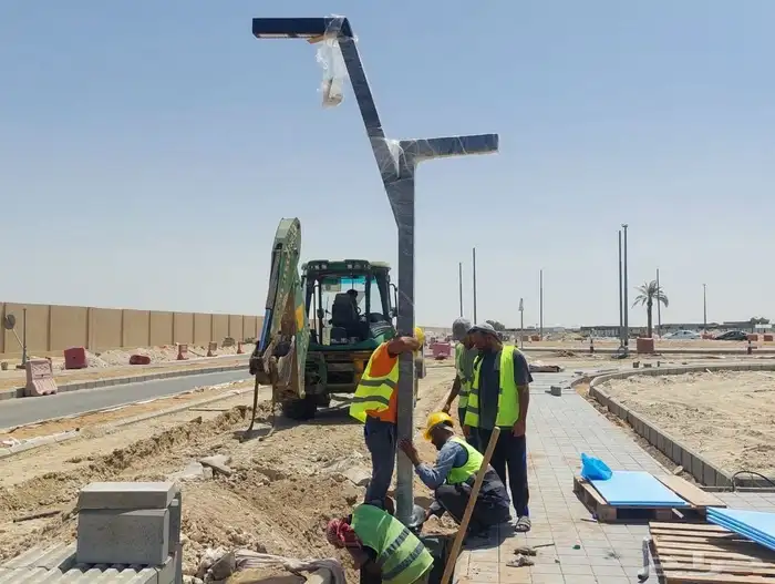 اعمدة شوارع و ديكورية وملاعب حدائق led على الطلب 0