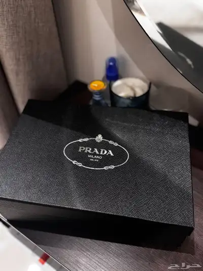 شنطة ماركة برادا جديده 0