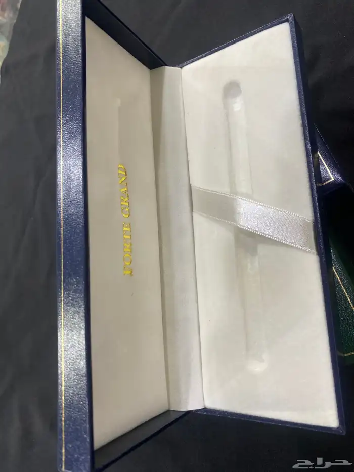 علب اقلام مفرد جلد فاخرة صغيرة وكبيرة بريالين العلبة 4