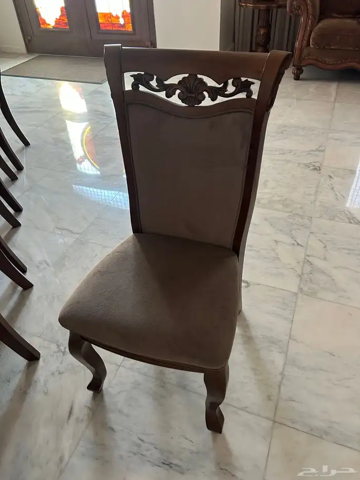 طاولة طعام 2