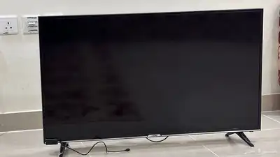 شاشة LED بكامل اغراضها استخدام بسيط الشركة KMC 2