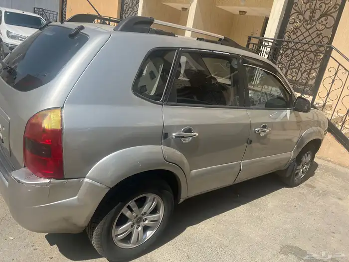 للبيع سيارة توسان 2008 الموقع خميس مشيط السعر 14.500 2