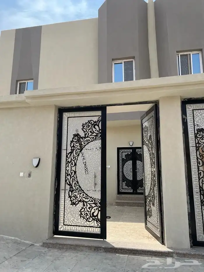 للبيع فيلل نظام شقق عدد 6 وحدات مخطط الرياض 8