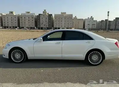 مطلوب مرسيدس بنوراما 2012 فئة S300 او S 350 اللون ابيض 0