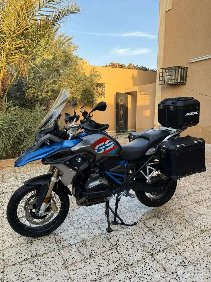 للبيع دباب ادفنشر BMW 0