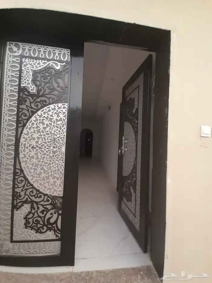 للبيع فيلل نظام شقق عدد 6 وحدات مخطط الرياض 6