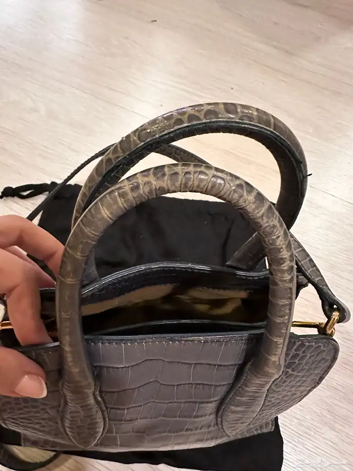 شنطة رمادية ماركة اسبانيه 2
