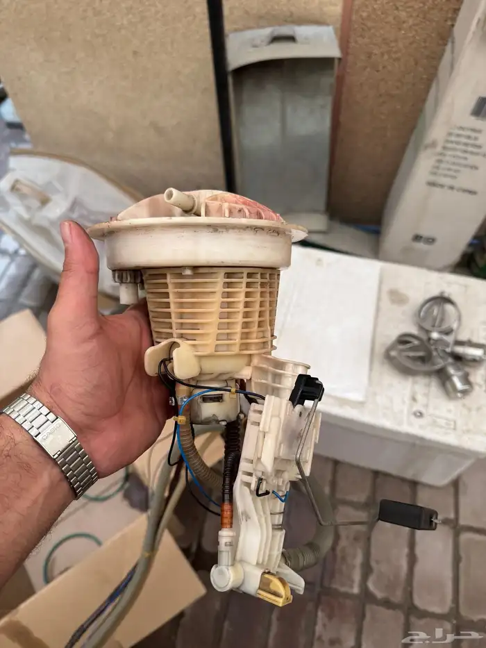 طرمبة بنزين موبار مع الفيش صفاية بنزين اصلية تشارجر كرايسلر 6