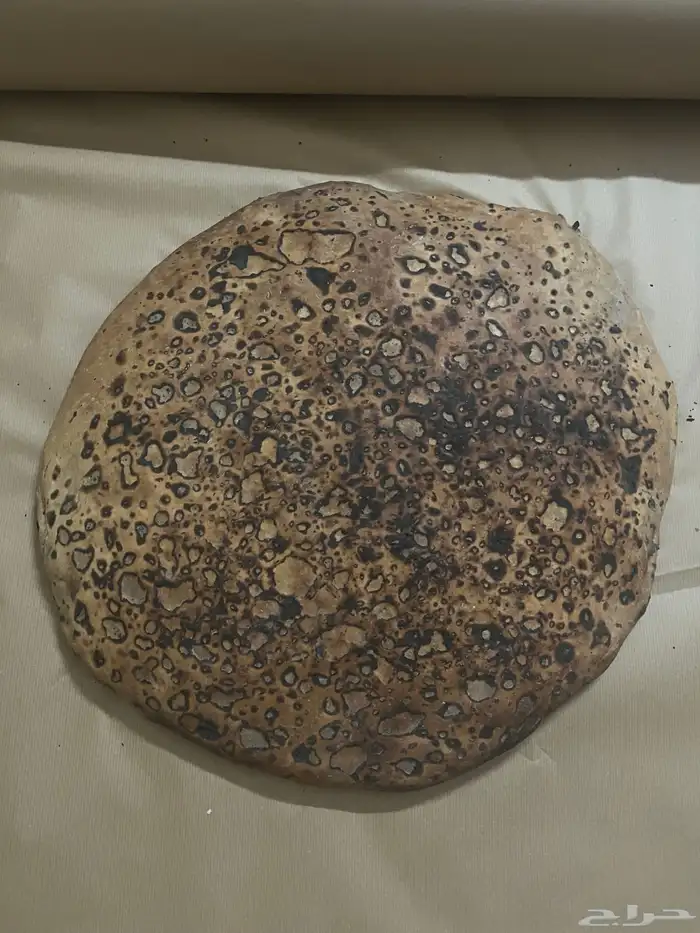 يوجد عندنا خبزه مقناه وخبزه عادي 1