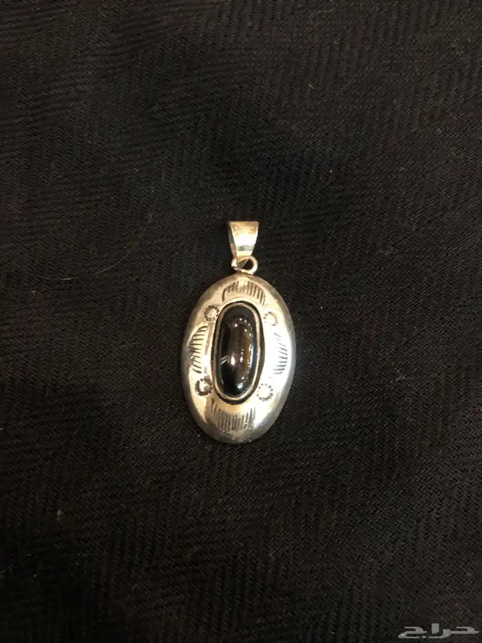 تعليقات من الفضة مختومة بتصميم معروف وبأحجار مختلفة 14