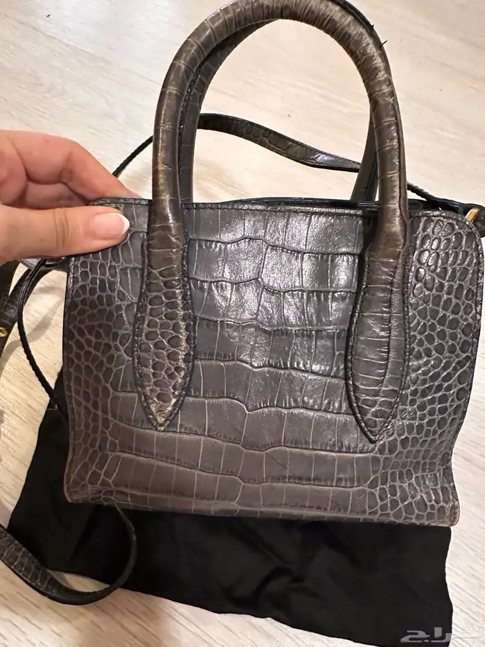 شنطة رمادية ماركة اسبانيه 1
