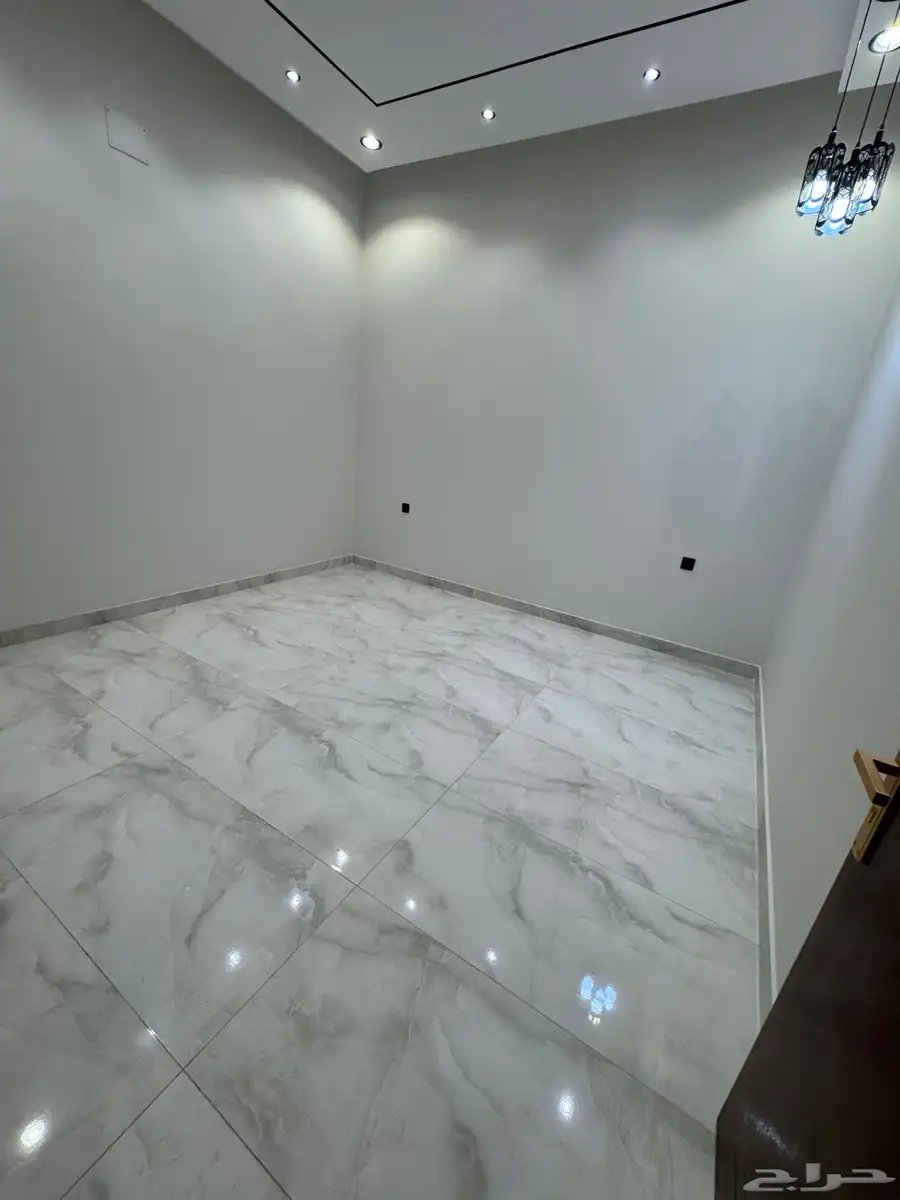 ارواف VIP للبيع على شارعين 16