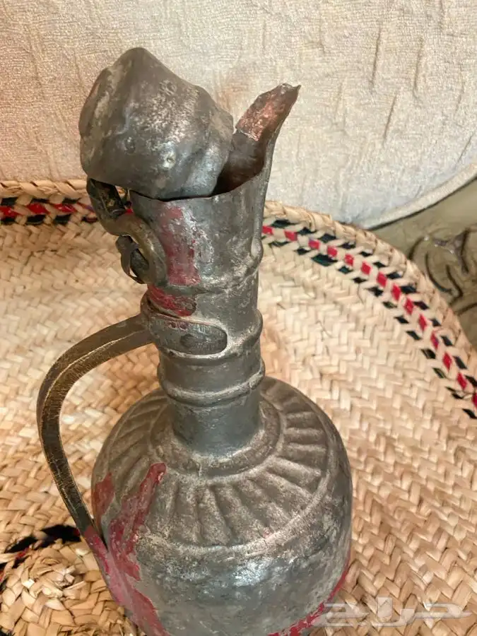 دله قديمه جدا جدا تسمى قشره او جبنه   دلتين طقم صغيرتين 0