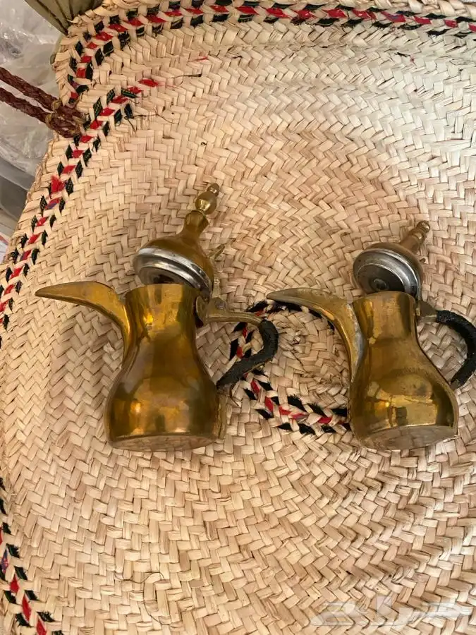 دله قديمه جدا جدا تسمى قشره او جبنه   دلتين طقم صغيرتين 5
