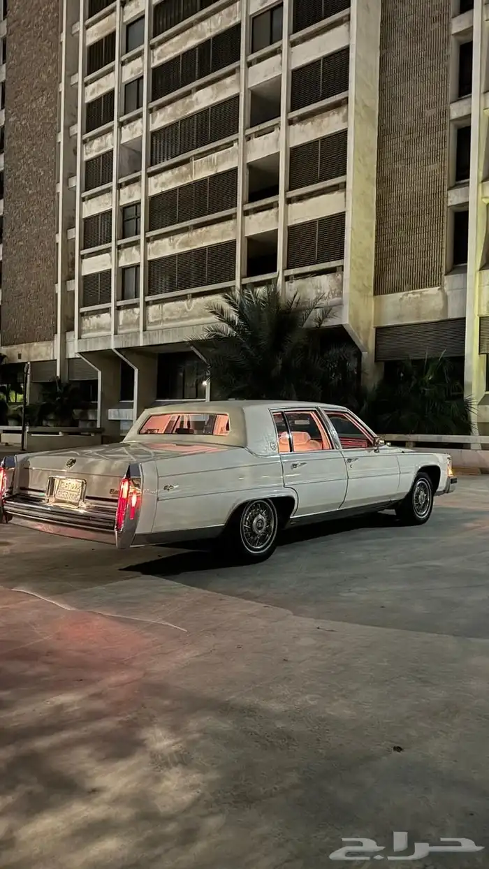 كاديلك 1989 كلاسيك للإيجار 4