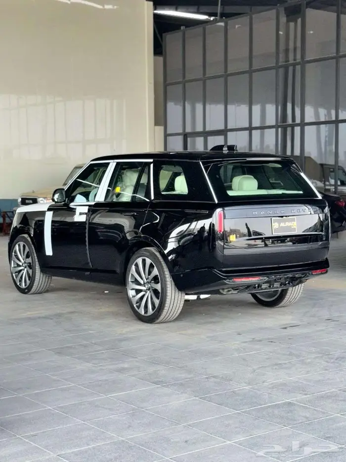 رنج روفر أوتوبيوجرافي V8 موديل 2025 13