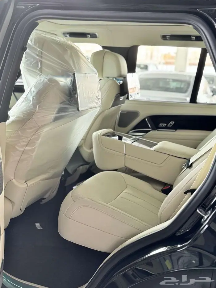 رنج روفر أوتوبيوجرافي V8 موديل 2025 11