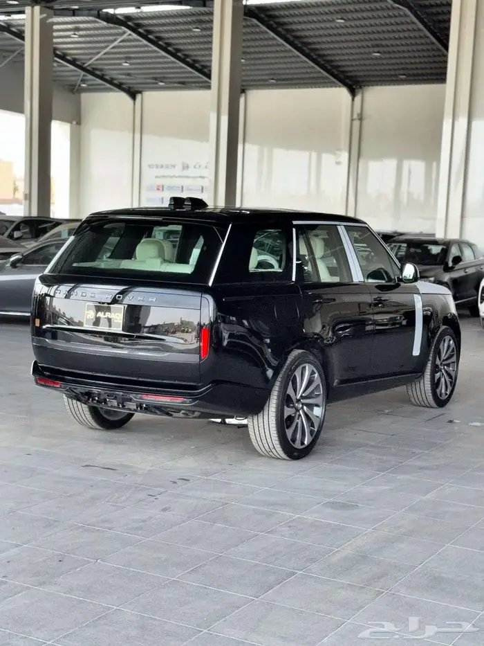 رنج روفر أوتوبيوجرافي V8 موديل 2025 14