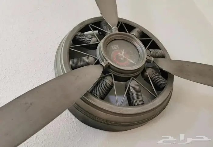 لا تفوتك. ساعة حائط على شكل مروحة طائرة 1