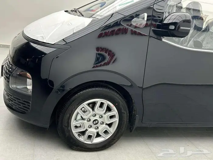 هيونداي ستاريا ديزل9 مقاعد 2025 16