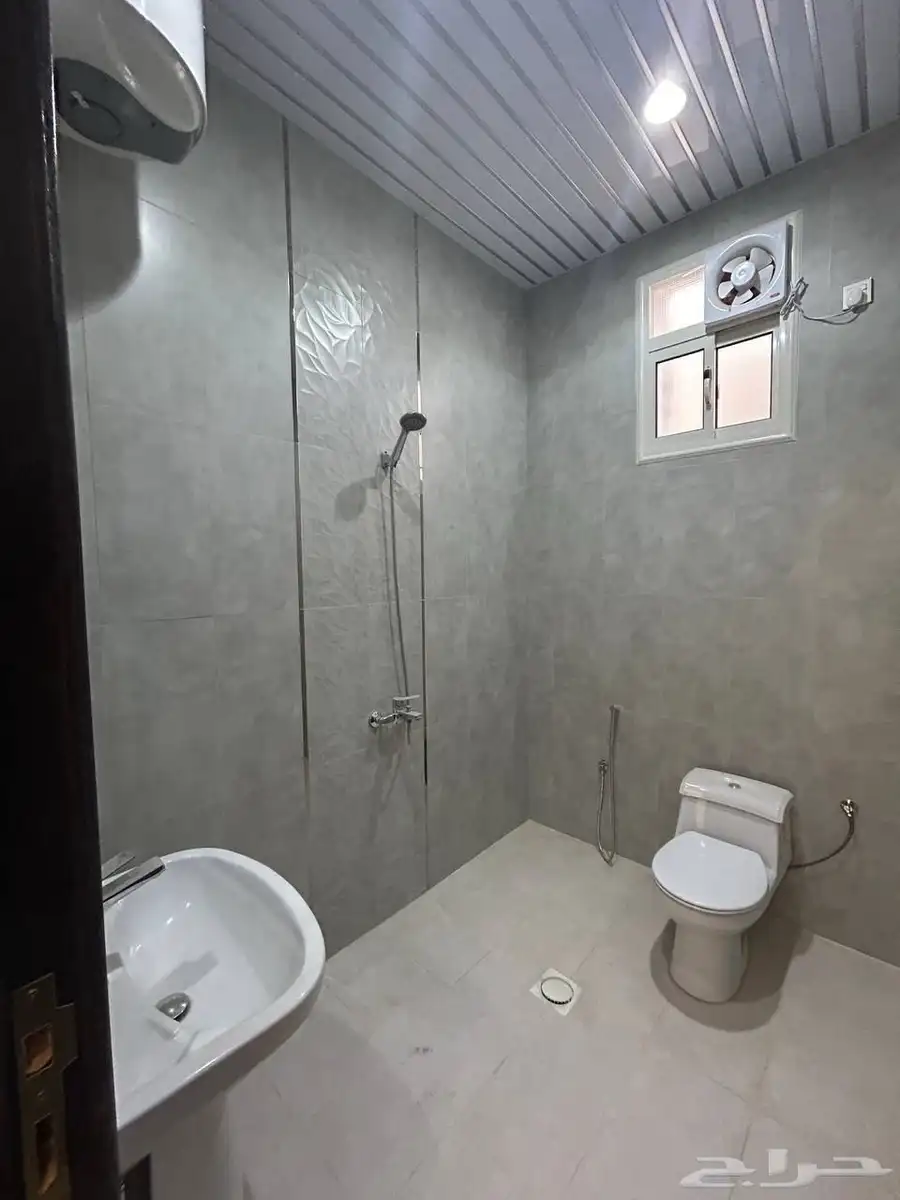 ارواف VIP للبيع على شارعين 15