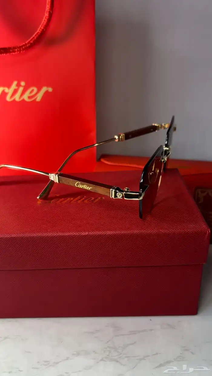 نظارة كارتير بني تصميم خشبي ب 99 ريال 4