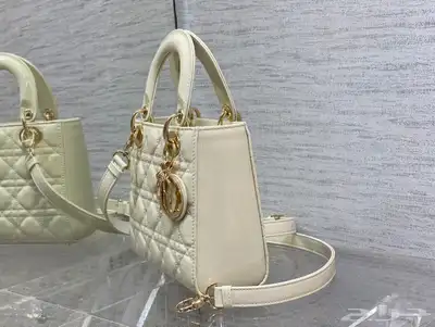 شنطة ليدي ديور سمول ابيض   كوبي ماستر 2