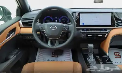 تويوتا كامري لومير هايبرد 2025 ابيض لؤلؤي 5