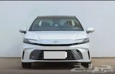 تويوتا كامري لومير هايبرد 2025 ابيض لؤلؤي 0
