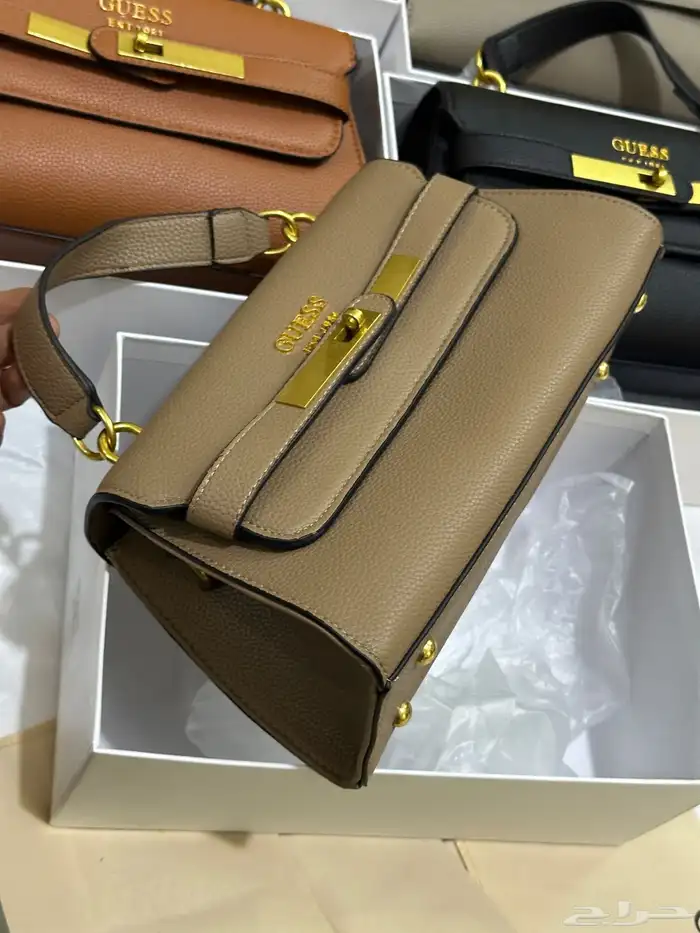 شنط هاي كواليتي جميع الماركات بسعر200 فقط 56