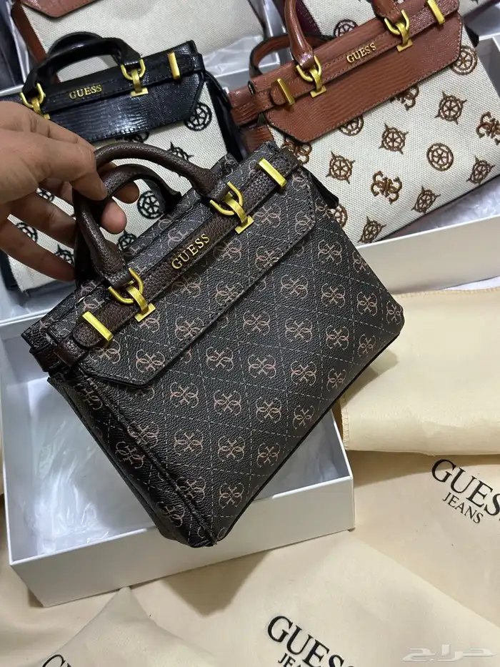شنط هاي كواليتي جميع الماركات بسعر200 فقط 37