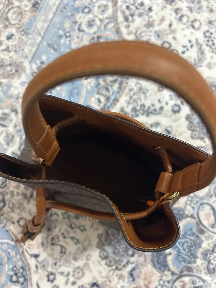 فساتين و شنط للبيع 36