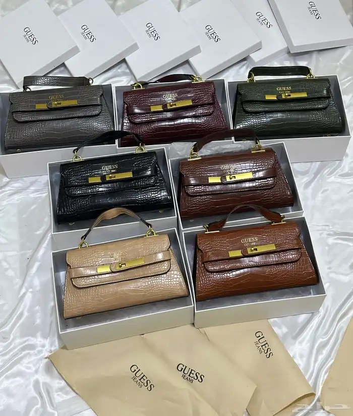 شنط هاي كواليتي جميع الماركات بسعر200 فقط 52