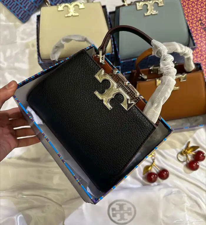 شنط هاي كواليتي جميع الماركات بسعر200 فقط 25