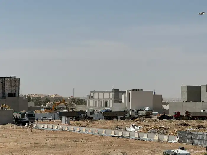 بوكلين بوكلينات لاعمال الحفر والترحيل 3