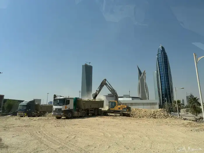 بوكلين بوكلينات لاعمال الحفر والترحيل 1