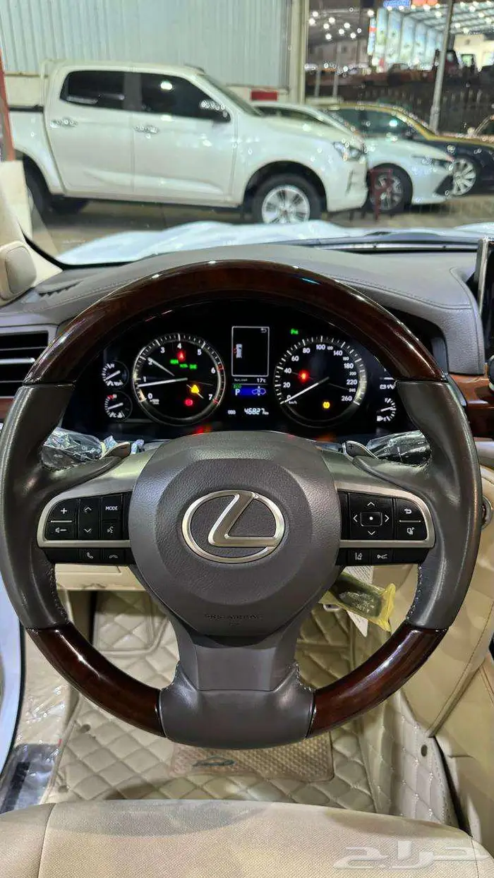 لكزس LX 570 موديل 2020 4