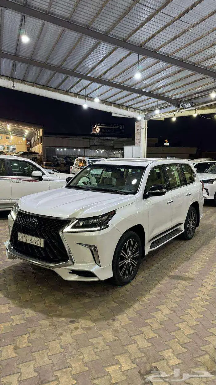 لكزس LX 570 موديل 2020 0